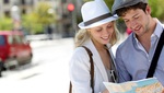 Una Pareja De Turistas