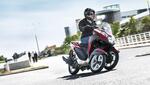 2015 Yamaha Tricity Eu Anodized Red Action 008