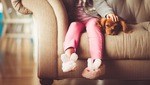niña en su hogar