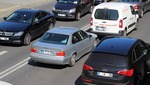 Varios coches en una retención