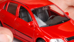 Un coche rojo