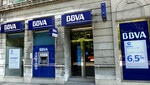 Una oficina del banco BBVA en la calle