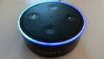 Un altavoz Amazon Echo Dot
